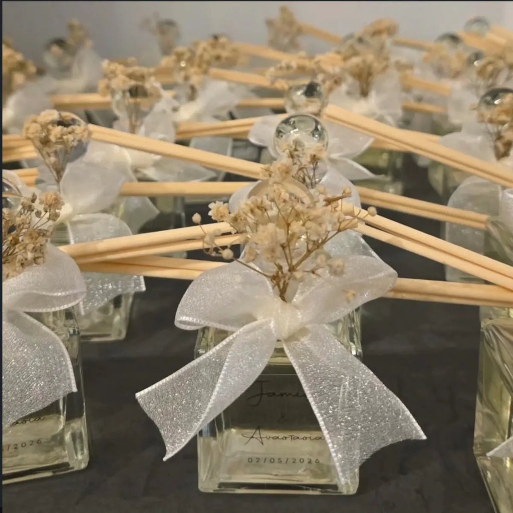 Χειροποίητη μπομπονιέρα γάμου reed diffuser 50ml με προσωποποιημένο label – Velora Scents
